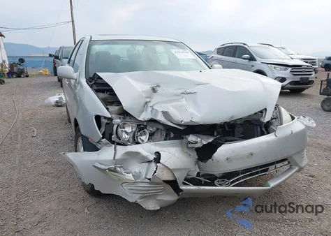 2005 Toyota Camry Le/Xle/Se z USA, uszkodzony, nr VIN 4T1BF30K55U101444